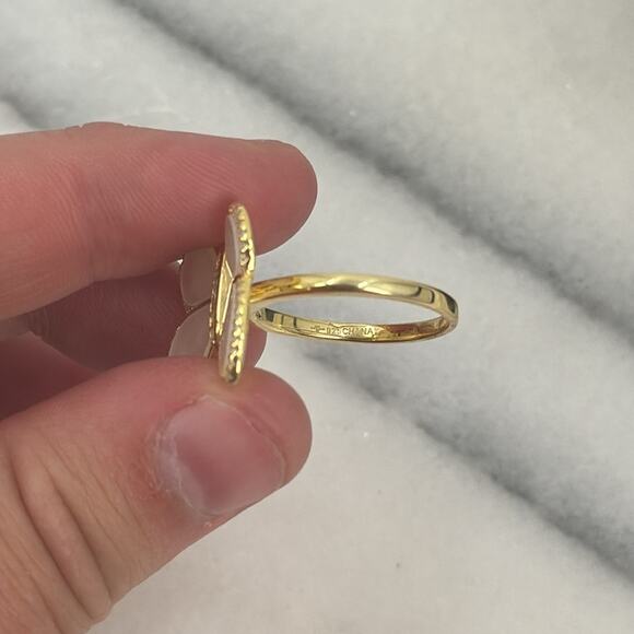 NWOT real mother of pearl butterfly gold plated ring - Picture 3 of 5